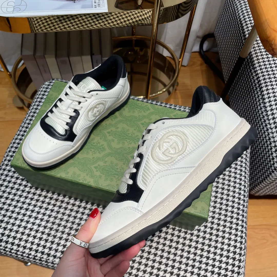👟👟Ex-factory price 520👟👟 Women's shoes Women's clothing Women's shoes Women's clothing Women's shoes Women's clothing Women's shoes factory Gucci Gucci new dirty shoes MAC80 series ✅ Fully imported anti-counterfeiting thread, not ordinary fluorescent thread ## The tone of retro old money style, full of old money retro feeling❗️ ss23 Really fresh and can't be any fresher~ The foot feel is matched with the bumper~ Cloud-like comfort. Original grained cowhide, contrasting stripes, original satin fabric, original thin soft fabric + cowhide color matching on the inside, original T👟👟factory price U sole, original craftsmanship on the gap edge, no glue and environmental protection♻️ Couple size 35-44 (45.46. Can be customized) Original packaging + printed GUCCI outer box